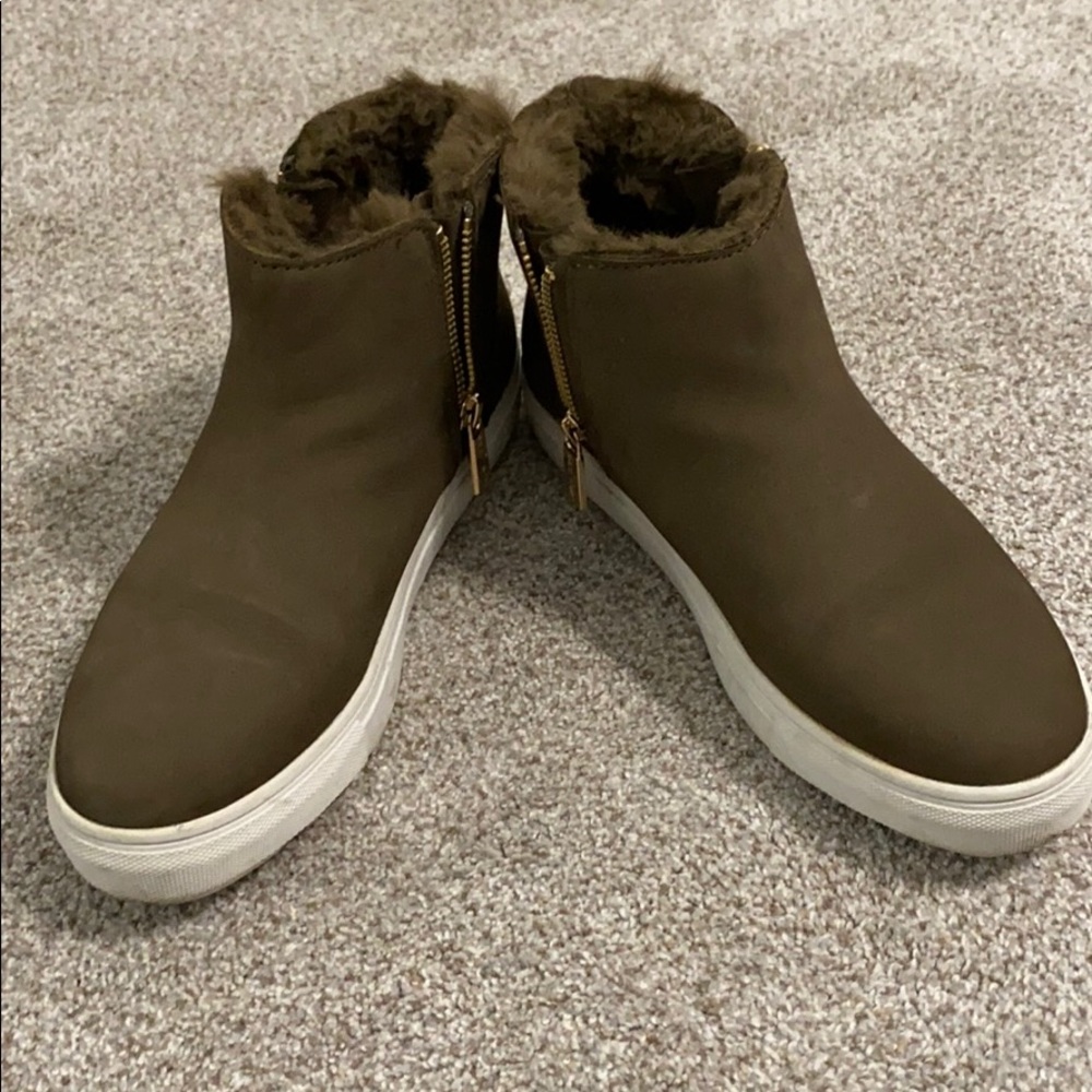 Lightly Worn J/Slides Poppy Size 6.5 - image 1